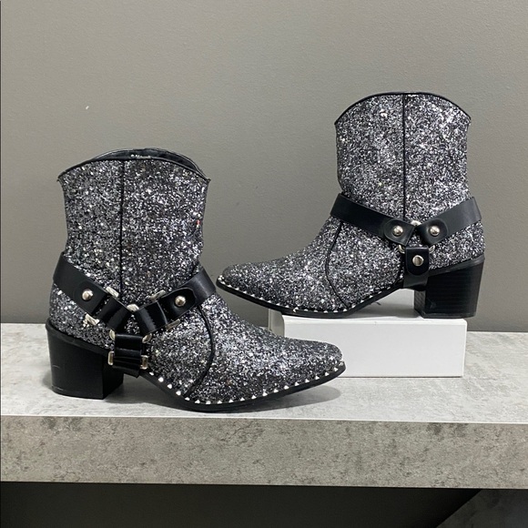 Cape Robbin Shoes - Cape Robbin Black Textured Rhinestone Cowboy Boots Size 8.5